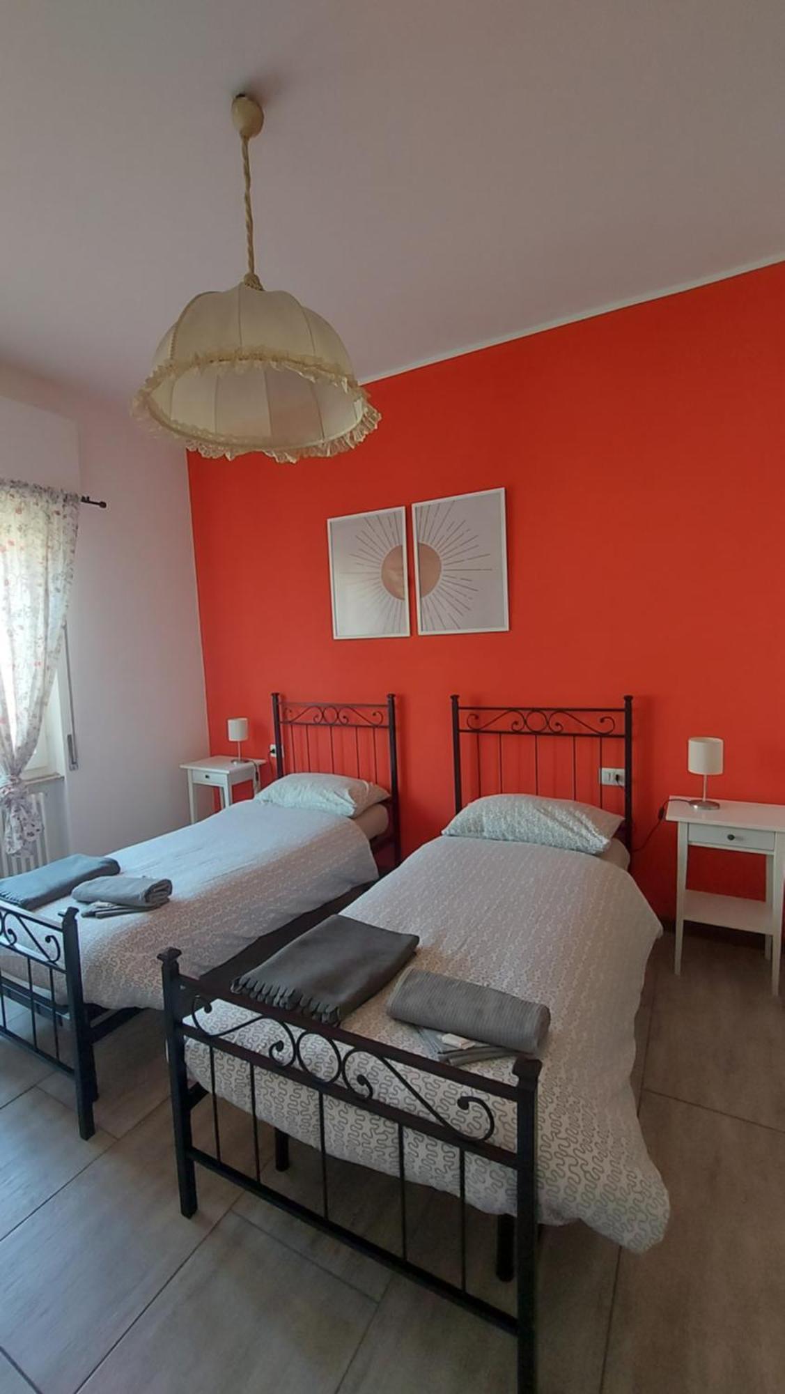 Locanda La Tana Del Luppolo Valmadrera Exteriör bild