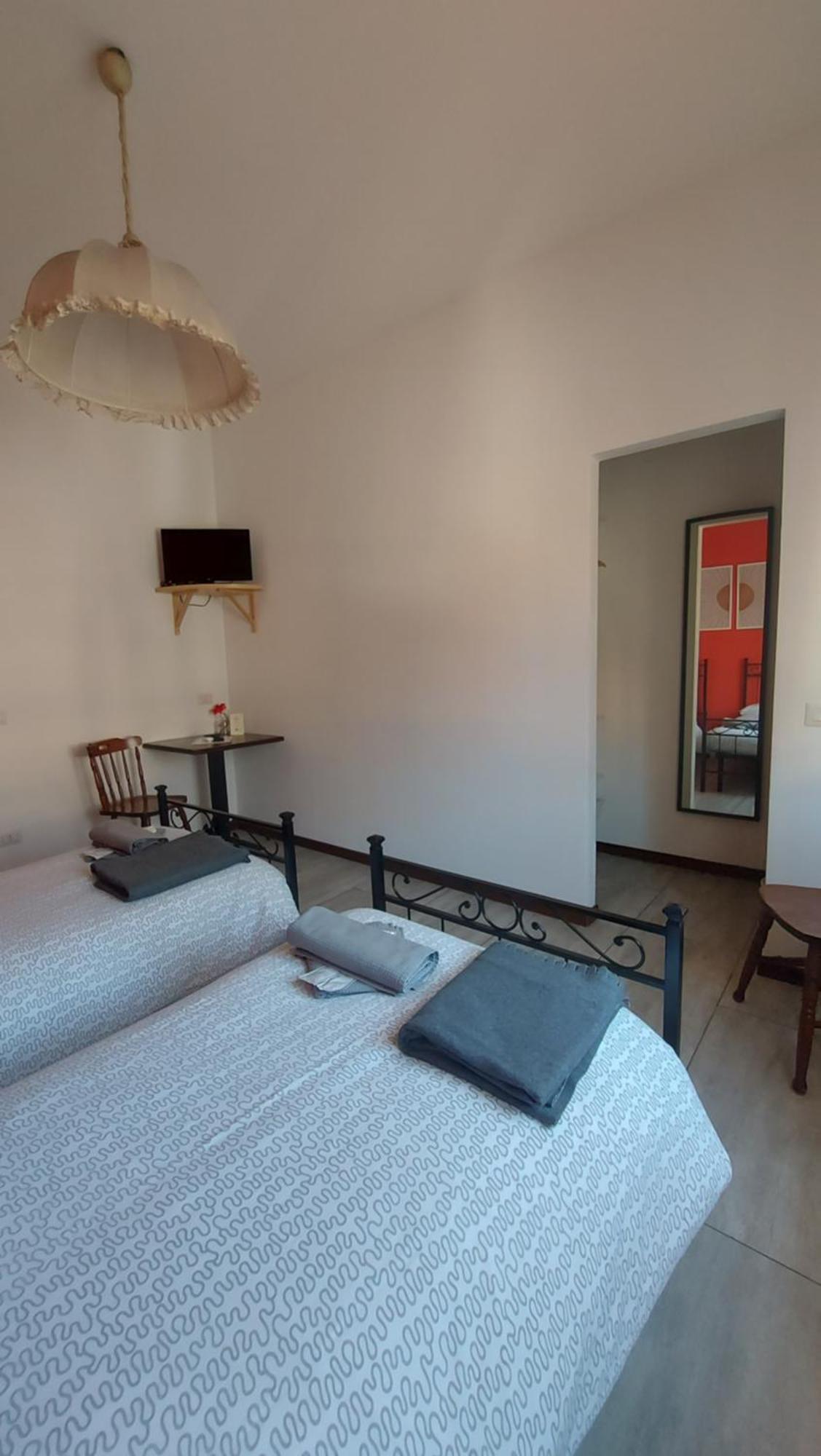 Locanda La Tana Del Luppolo Valmadrera Exteriör bild