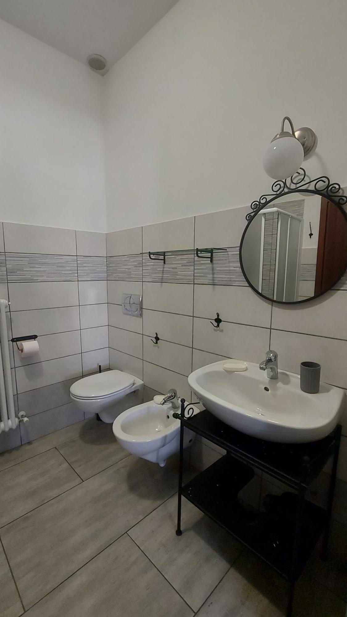 Locanda La Tana Del Luppolo Valmadrera Exteriör bild